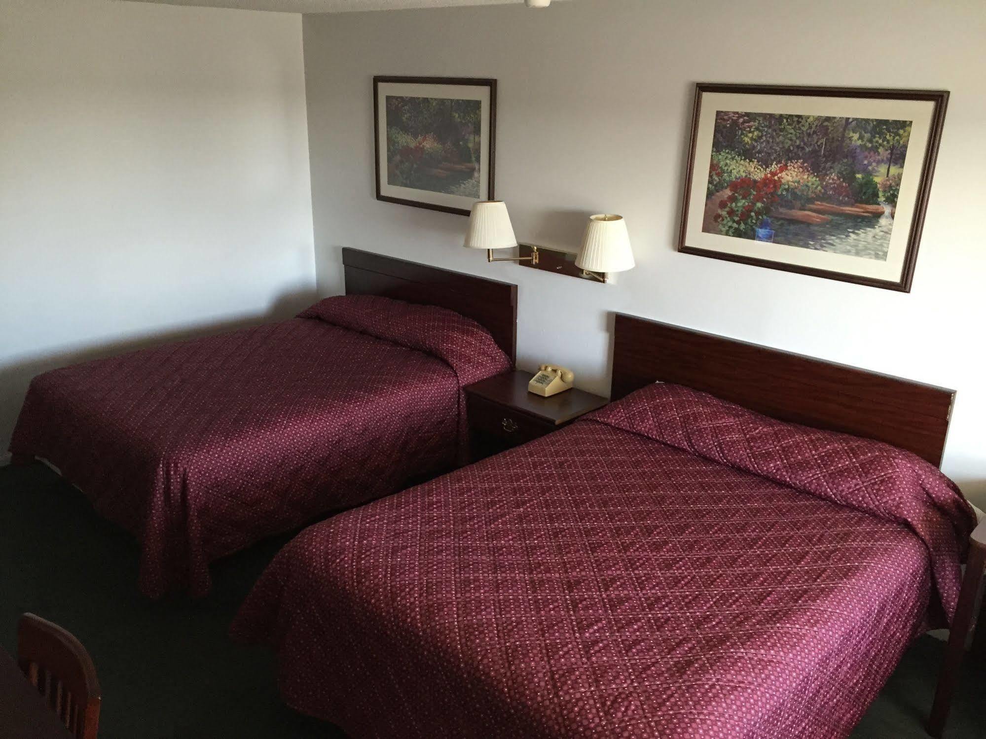 Slumber Inn Harrisonville Buitenkant foto